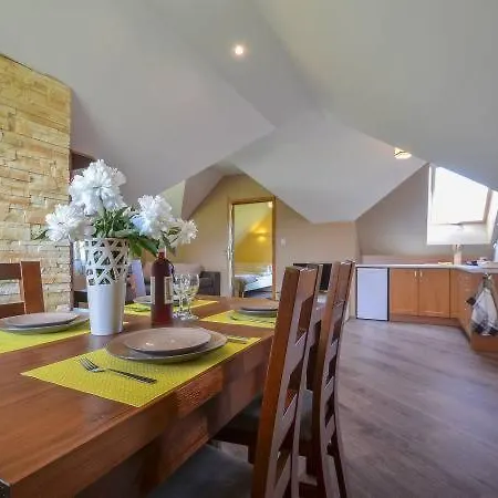 Zielone Zacisze Konukevi